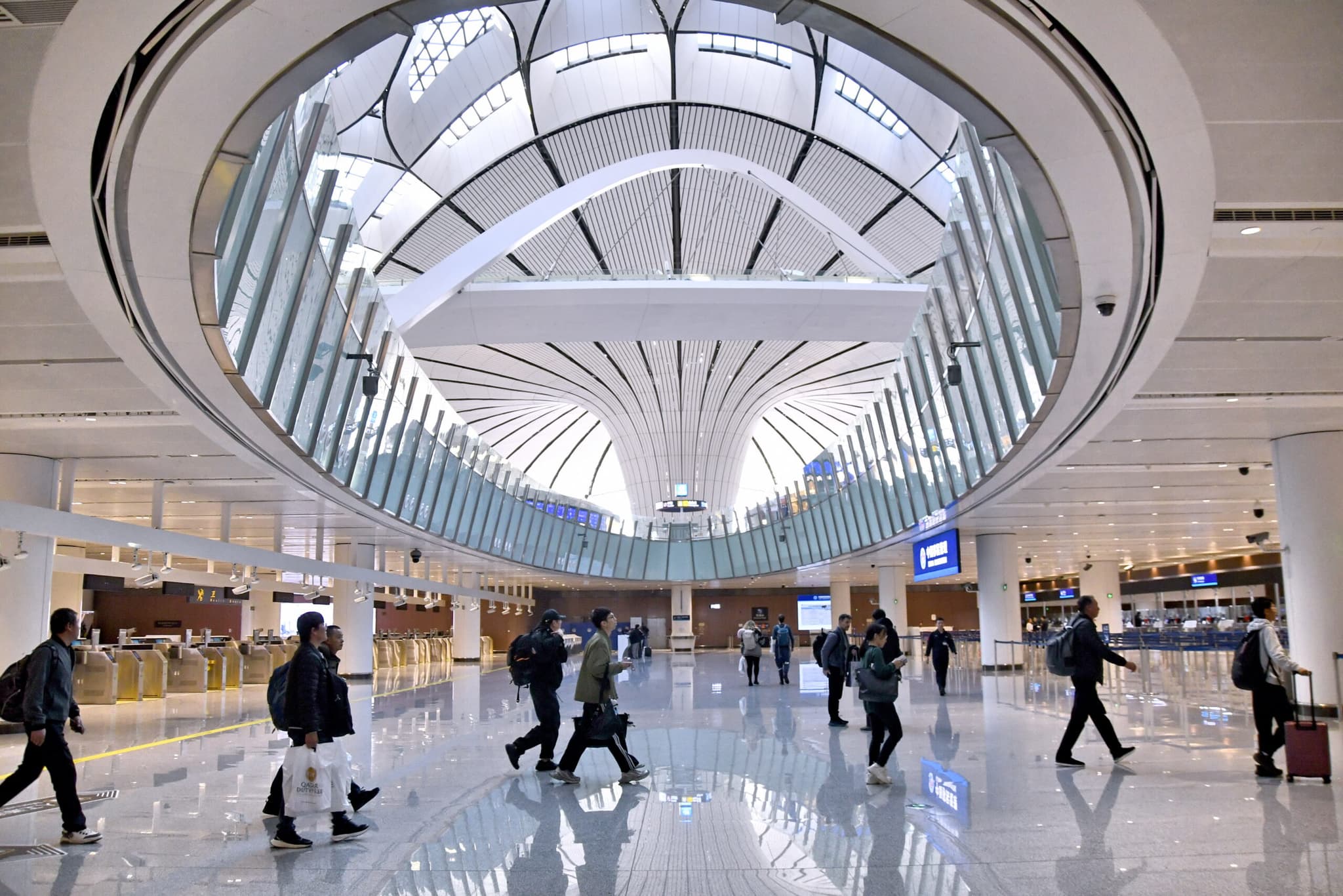 จีนขนส่งผู้โดยสารทางอากาศสูงเป็นประวัติการณ์ในปี 2024