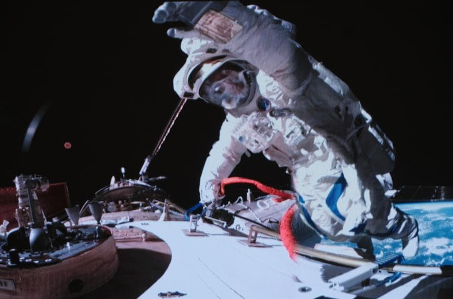 นักบินอวกาศจีน 'เสินโจว-19' เตรียมทำกิจกรรมนอกยาน ครั้งที่ 2