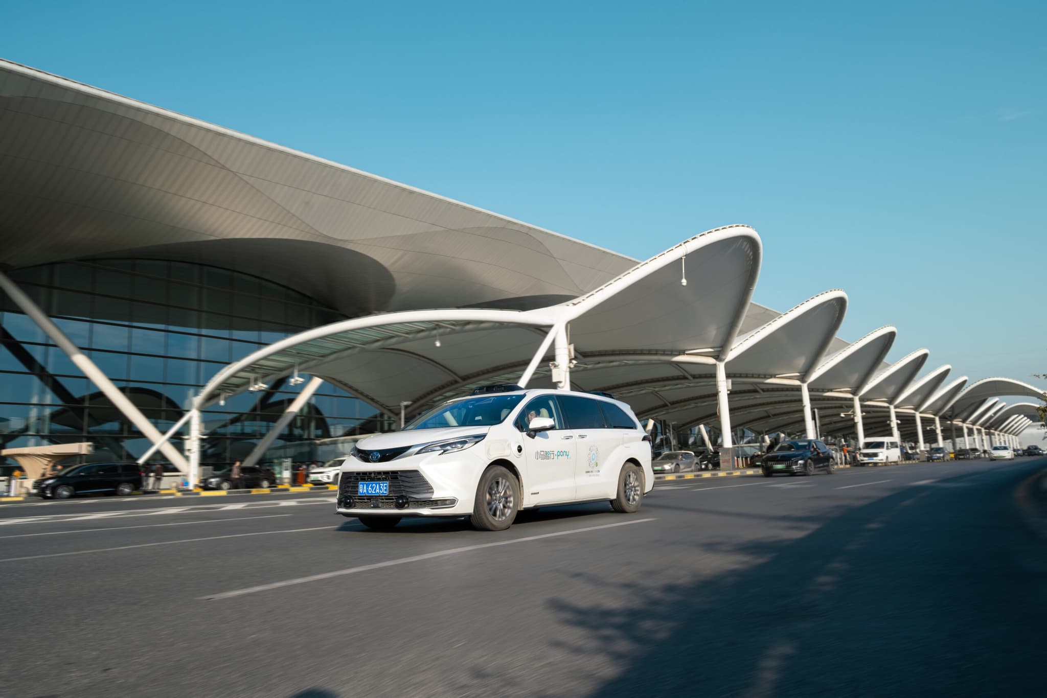 กว่างโจวผุดบริการ 'โรโบแท็กซี่' เชื่อมย่านใจกลางเมือง-ศูนย์กลางขนส่ง