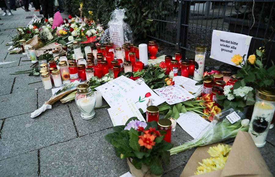 ชาวเยอรมนีร่วมอาลัยเหยื่อ 'ขับรถพุ่งชนคน' ในมิวนิก