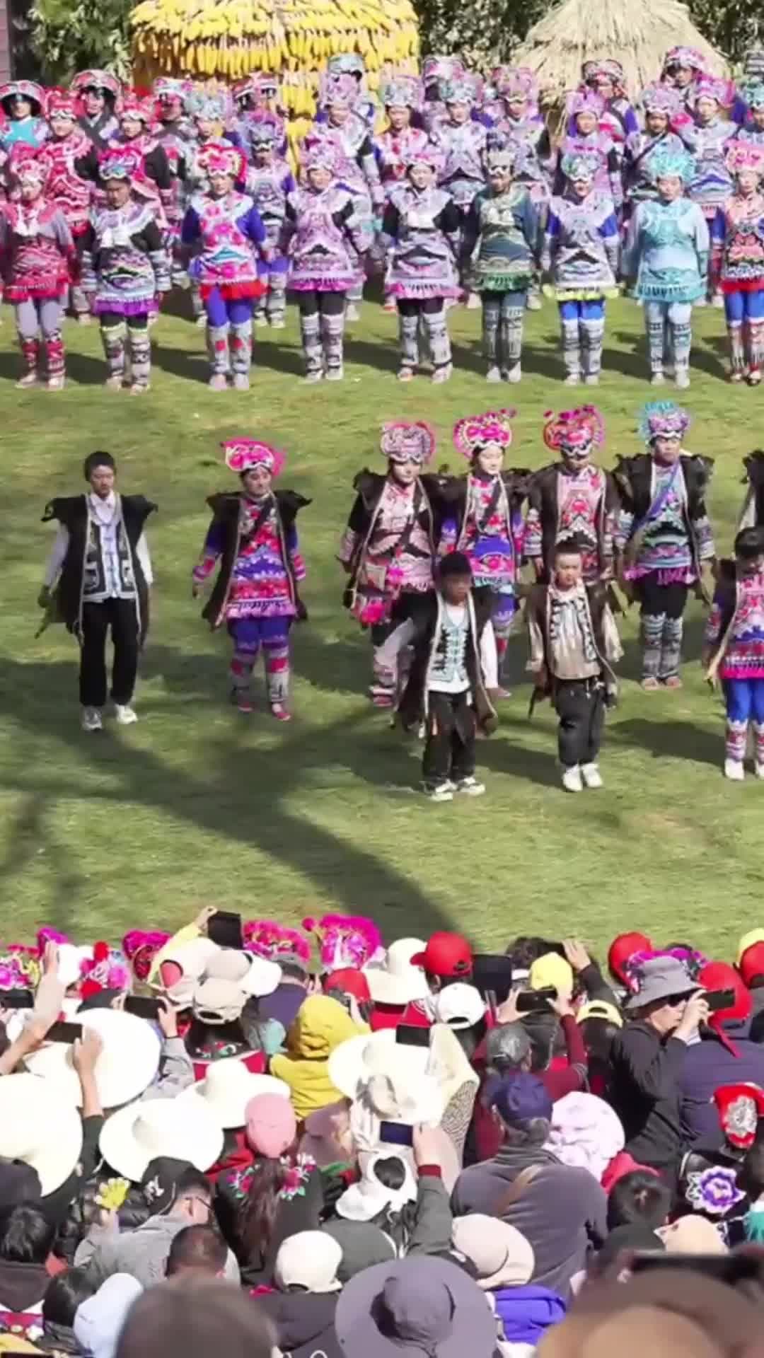 ส่องเทศกาล 'ประกวดเสื้อผ้า' เก่าแก่ 1,300 ปี ในยูนนาน