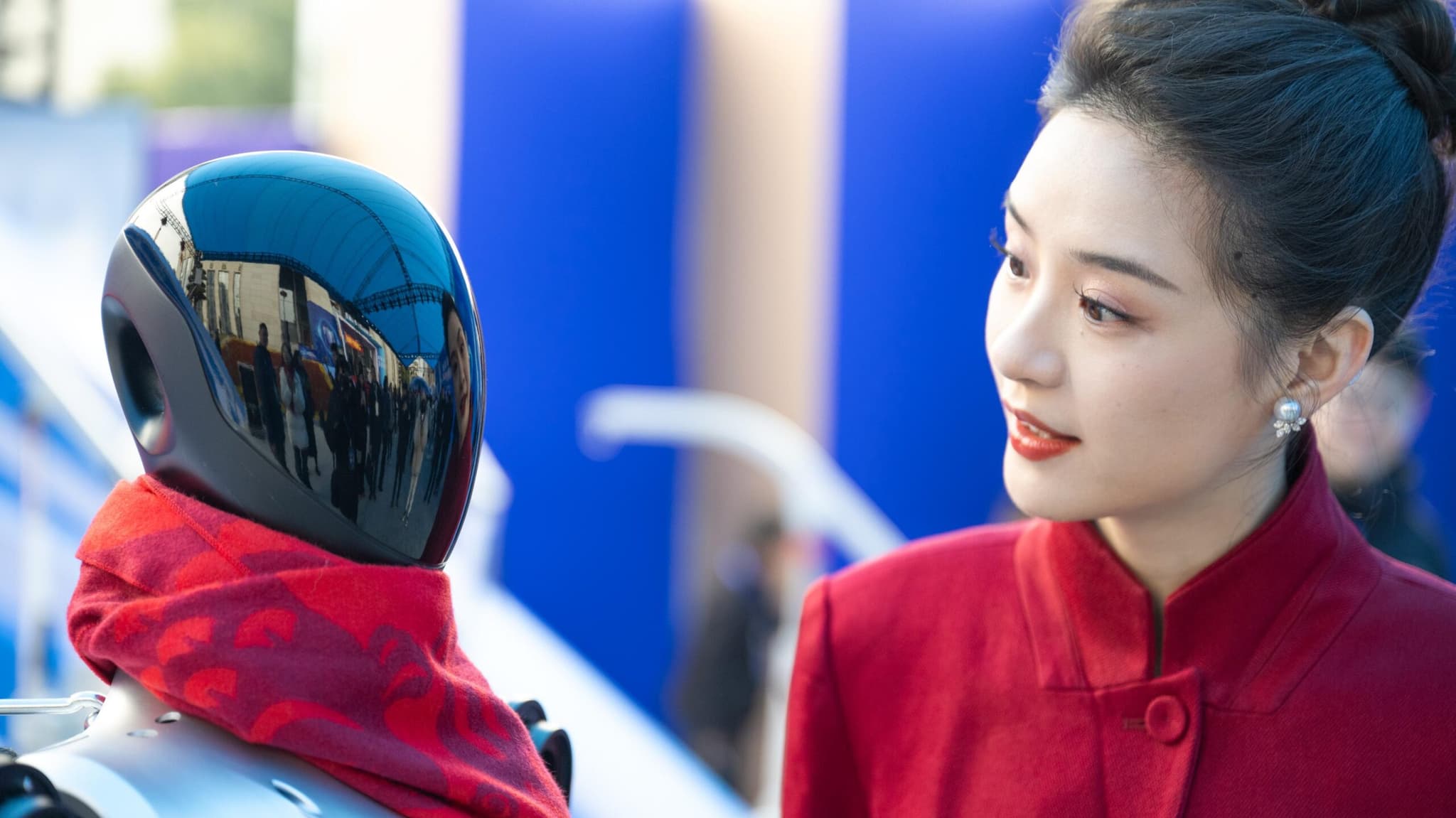 GLOBALink : ทัพ 'หุ่นยนต์ฮิวแมนนอยด์' ตระกูลฉู่ฉาย โชว์ความสามารถในอู่ฮั่น