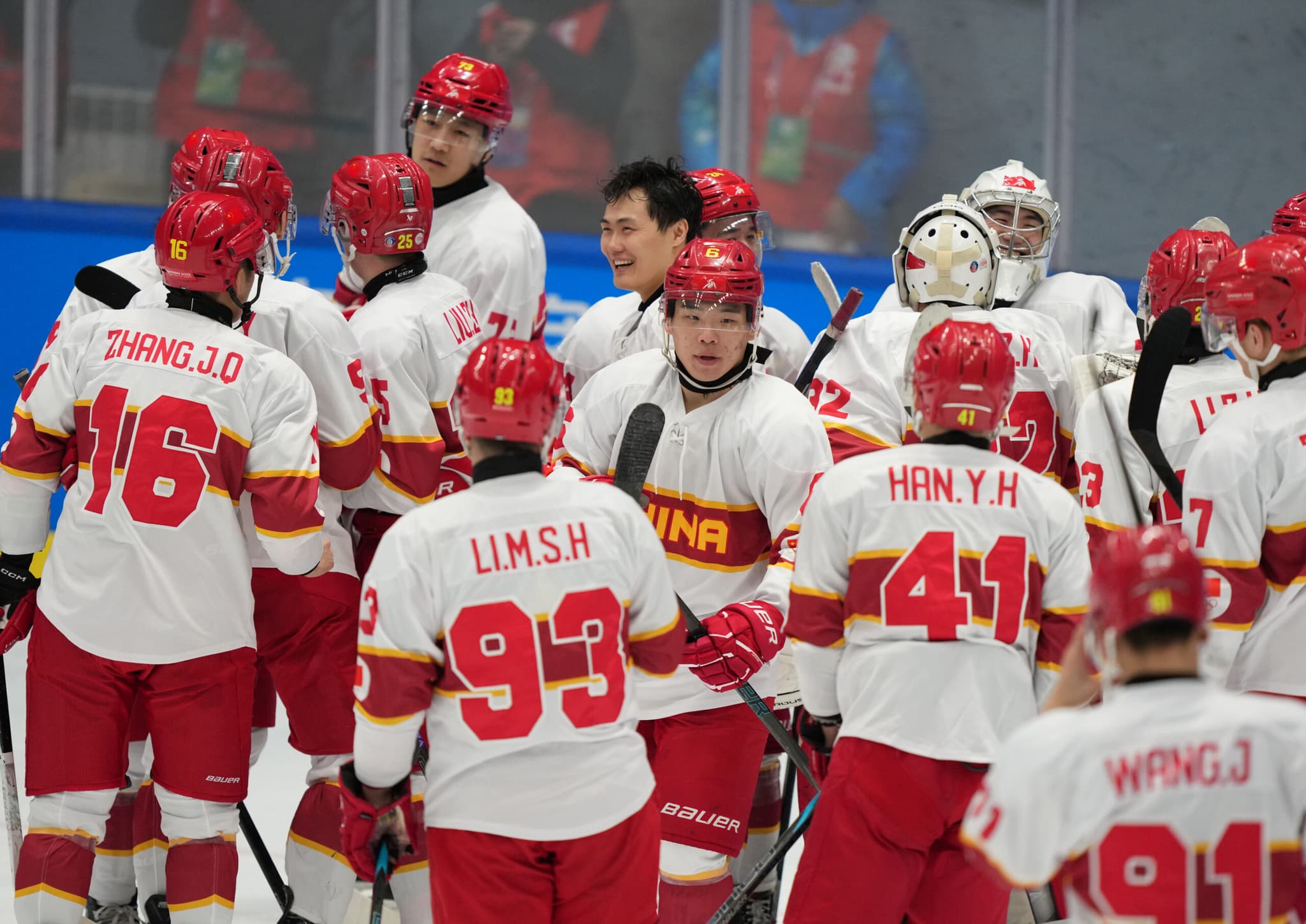 เอเชียนเกมส์ ฤดูหนาว : ฮอกกี้น้ำแข็งหนุ่มไทยพ่ายเจ้าภาพจีน 0-8