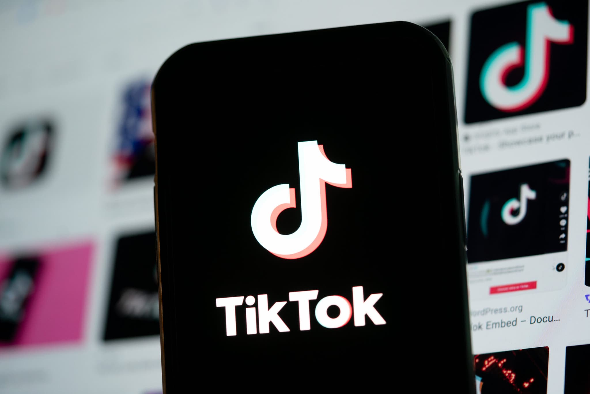 แอปเปิล-กูเกิลเปิดให้ดาวน์โหลด TikTok อีกครั้งในสหรัฐฯ