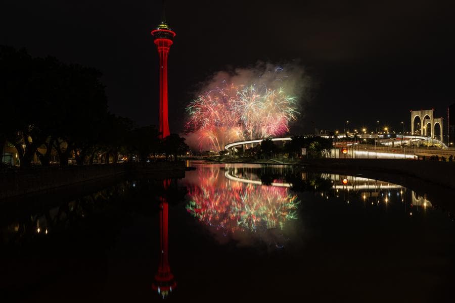 มาเก๊าโชว์ 'พลุดอกไม้ไฟ' สุดปังรับตรุษจีน