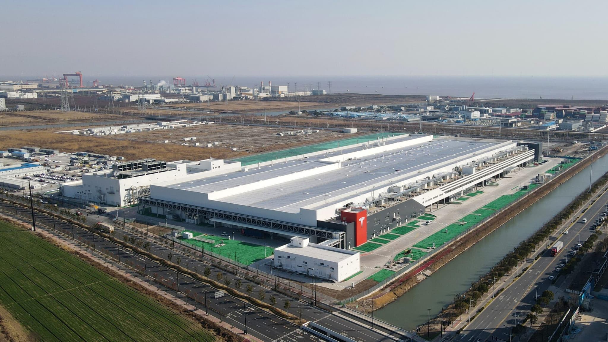 GLOBALink: เทสลาเดินเครื่องโรงงานเน้นผลิต 'เมกะแพ็ก' ในเซี่ยงไฮ้