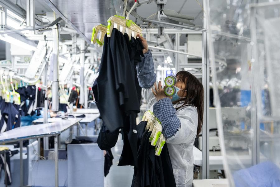 หูหนานส่งเสริม 'การผลิตอัจฉริยะ' ในอุตสาหกรรมเสื้อผ้า