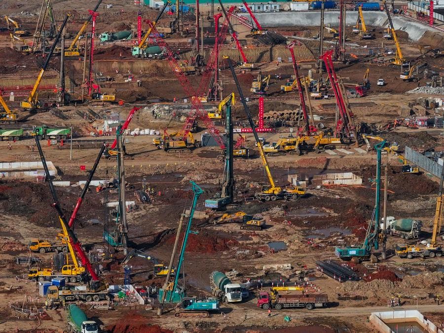 ทัพรถเครนลุยงานสร้าง 'สถานีรถไฟ' ในหนานจิง