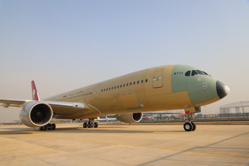 จีนรับ 'แอร์บัส A350' ไม่ทำสีลำแรกของปี 2025 เตรียมจบงานขั้นสุดท้ายก่อนส่งมอบ