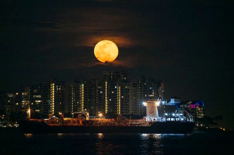 สิงคโปร์จ่อใช้ 'สีเย็น' ทาบ้านพักรัฐจัดสรร เย็นลง 2 องศาฯ