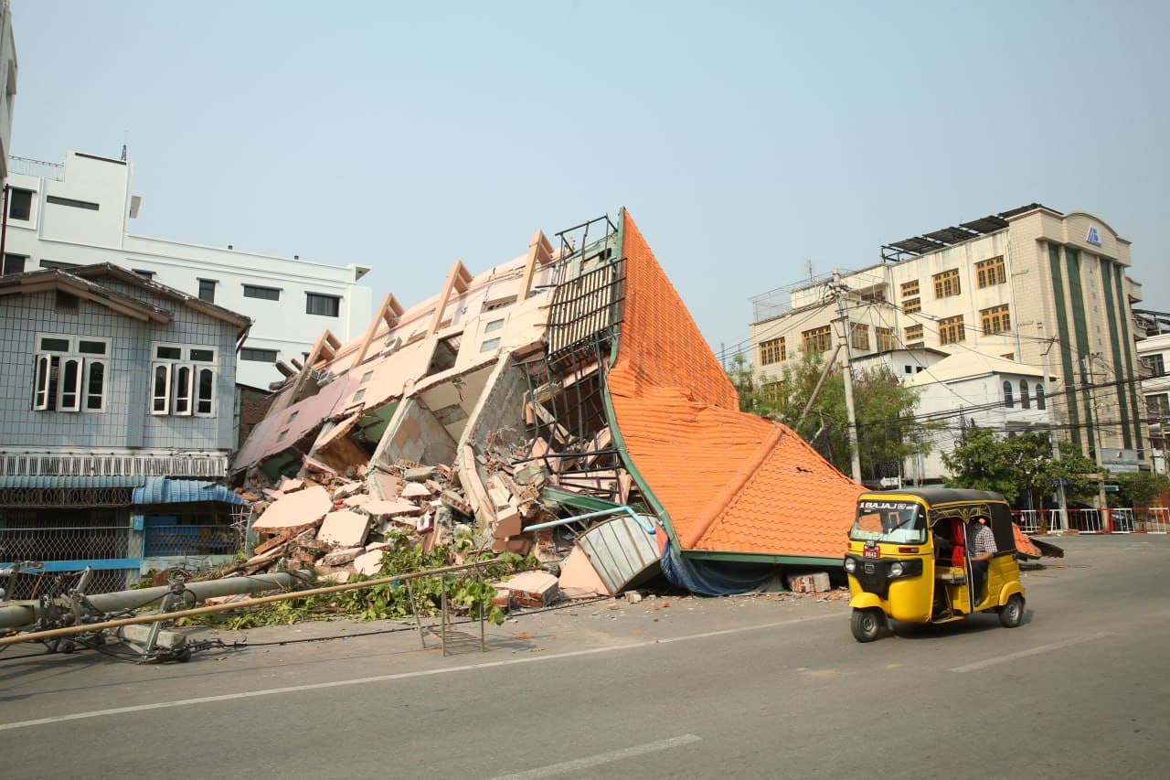 บังกลาเทศ' ส่งทีมกู้ภัยช่วยเหลือเมียนมา พร้อมเตือนประชาชนเฝ้าระวังแผ่นดินไหว