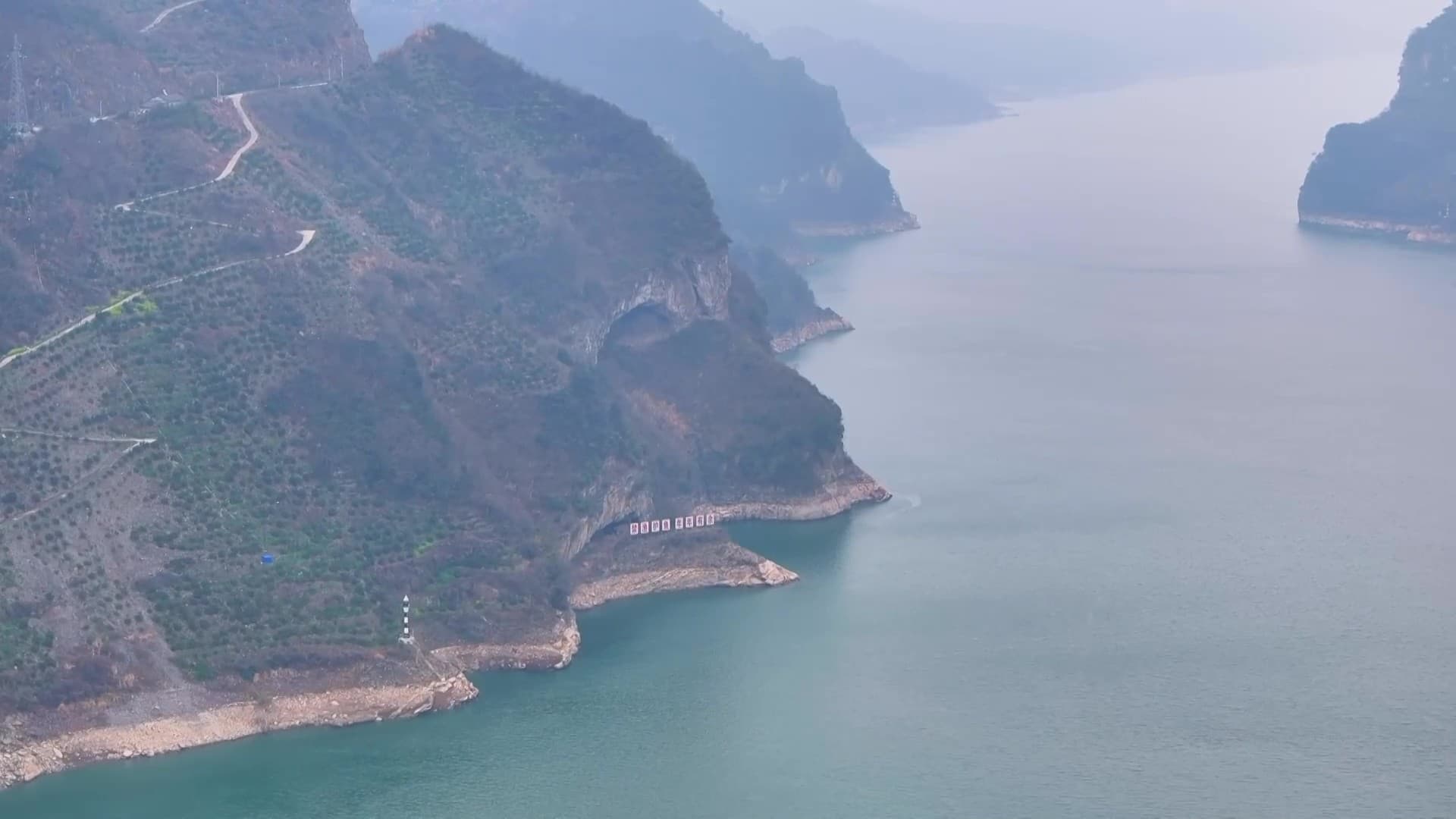 เหมือนจริงไหม! ไวรัลดัง 'ภูเขาหมาน้อย' แลนด์มาร์กใหม่ในหูเป่ย