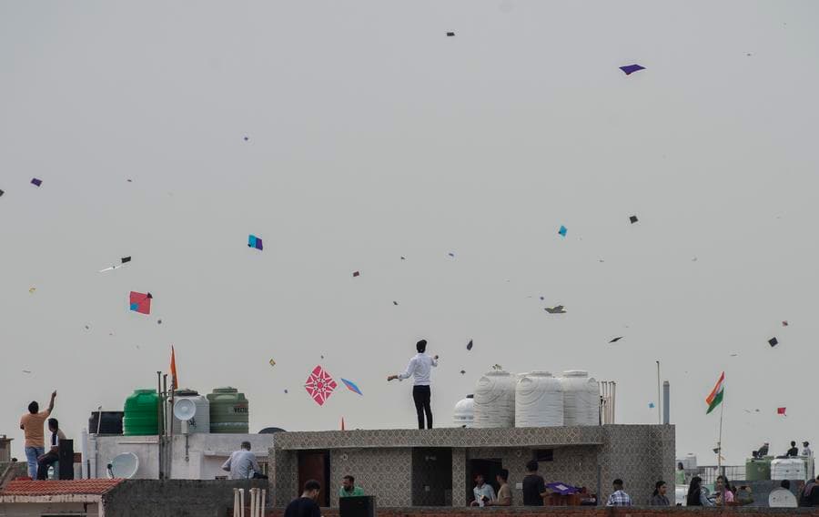 เดลีคุมเข้มมลพิษทางอากาศ ไม่เติมน้ำมันรถเก่าเกิน 15 ปี