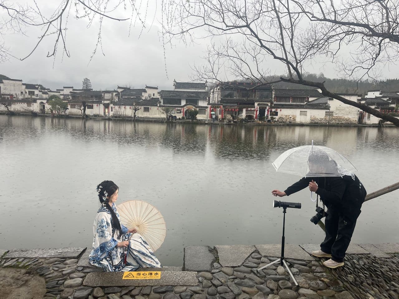 ทะลุมิติสู่ภาพวาดในบทกวีจีน ณ 'หมู่บ้านโบราณหงชุน