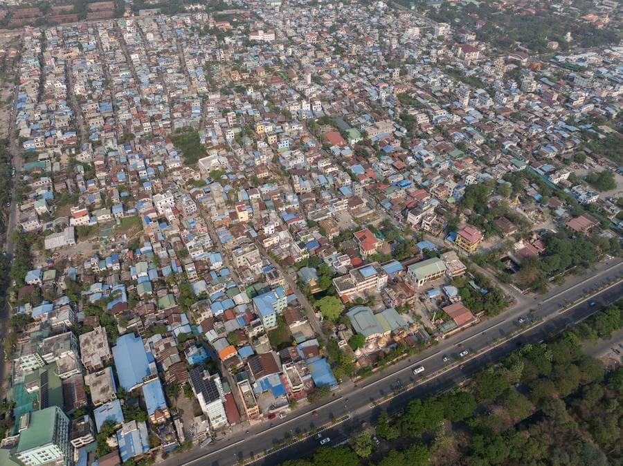 ประมวลภาพมุมสูง 'เมืองมัณฑะเลย์' หลังแผ่นดินไหวรุนแรง