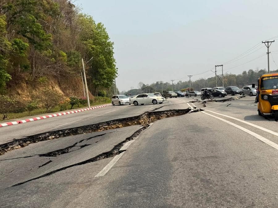 แผ่นดินไหวเมียนมา ดับแล้ว 694 ราย เจ็บ 1,670 ราย สูญหาย 68 ราย