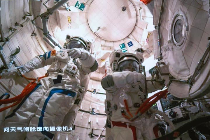 จีนเผย 'ชุดเดินอวกาศ' ยังใช้งานได้ดี แม้เกินอายุการใช้งาน