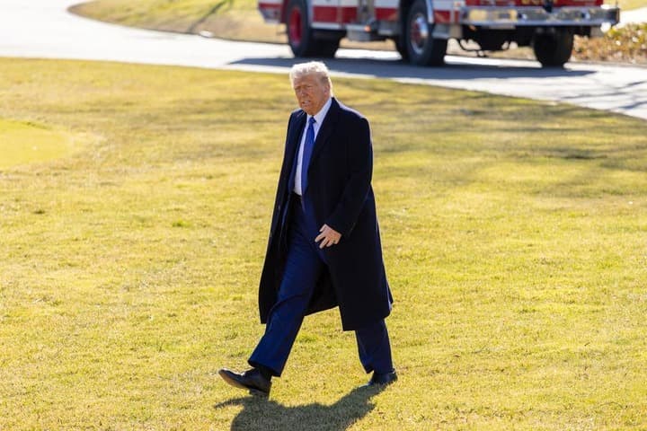 ทรัมป์หยุดจ่ายงบประมาณให้ VOA และสื่อที่ได้รับเงินหนุนจากสหรัฐฯ