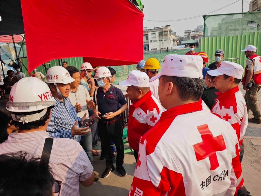 หน่วยฉุกเฉินกาชาดจีน ลุยบรรเทาภัยแผ่นดินไหวในมัณฑะเลย์