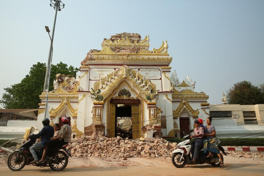 เมียนมาประกาศไว้อาลัย 7 วัน เหตุแผ่นดินไหวคร่า 1,700 ชีวิต
