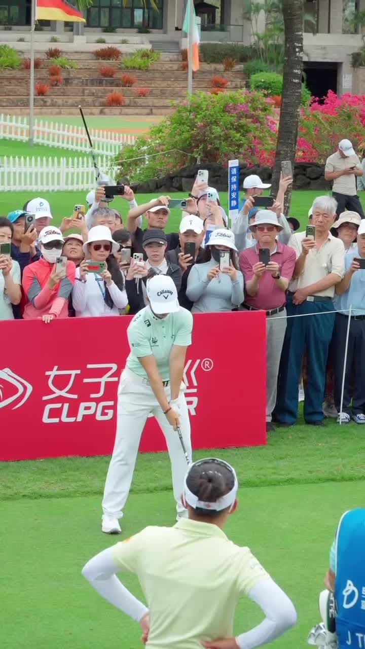 สาวนักกอล์ฟไทย-จีน พูดคุยกระชับมิตร ศึกบลู เบย์ แอลพีจีเอ
