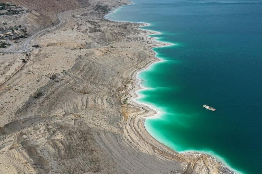 อิสราเอลพบสิ่งปลูกสร้างทรง 'พีระมิด' อายุ 2,200 ปี ใกล้ทะเลเดดซี