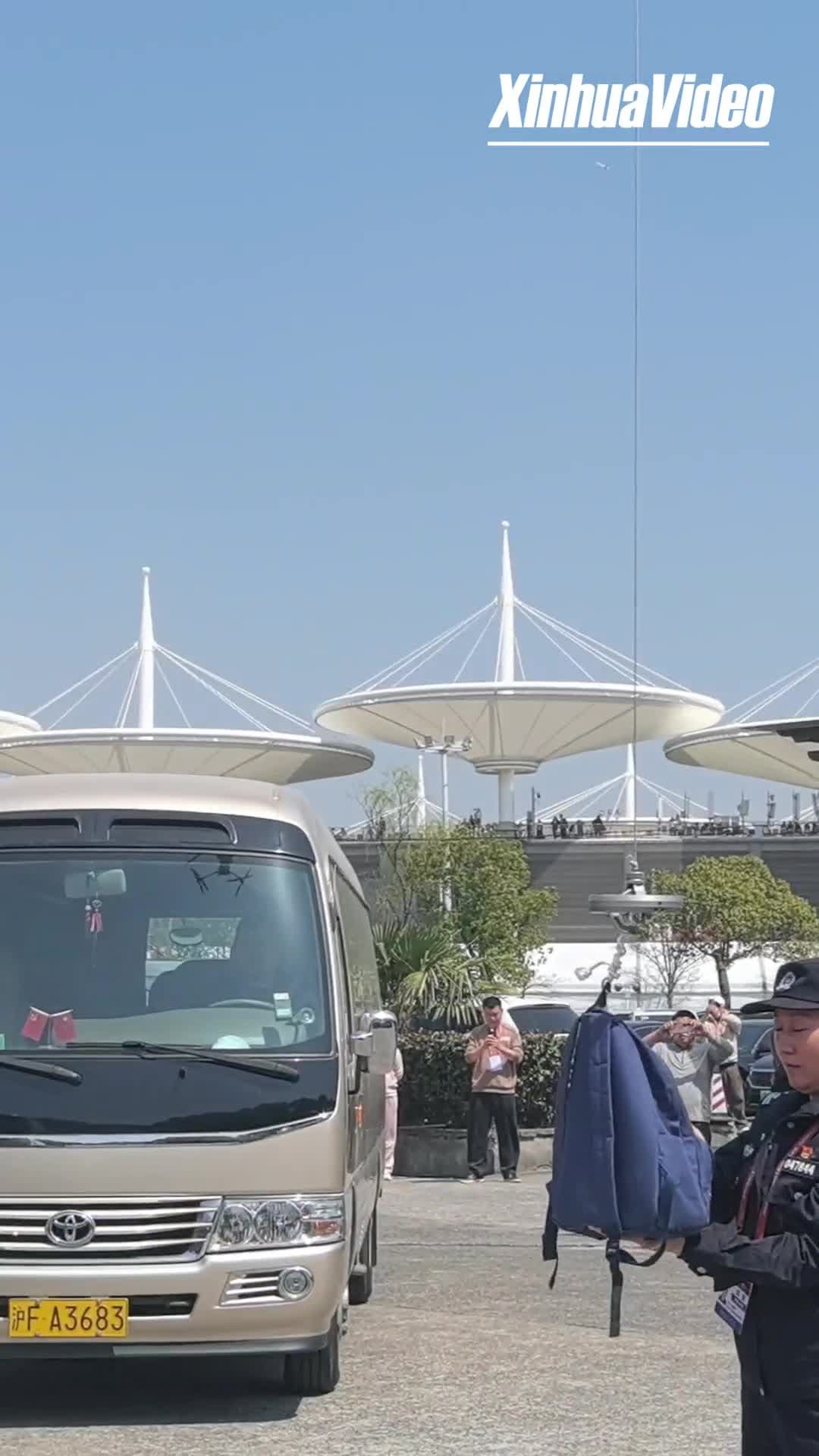 ของหายต้องได้คืน! ตำรวจเซี่ยงไฮ้บินโดรนส่ง 'บัตรปชช.' คืนเจ้าของ