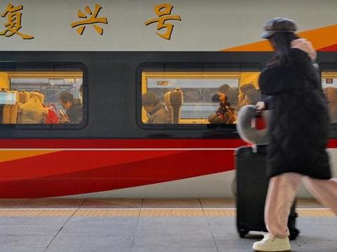 จีนเผยยอดโดยสารรถไฟ ช่วงม.ค.-ก.พ. สูงแตะ 726 ล้านครั้ง