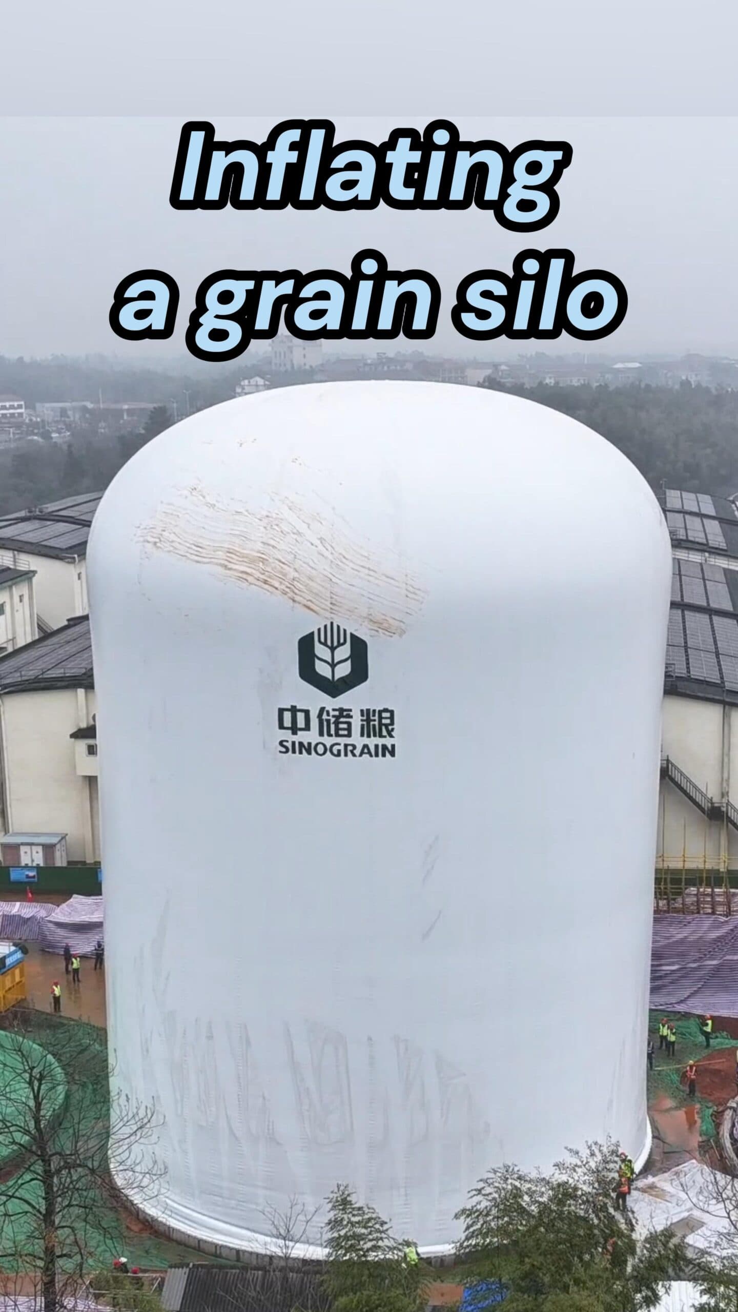 เป่าลมขึ้นรูป 'ไซโล' ใหญ่ยักษ์ พร้อมเก็บธัญพืชในหูหนาน