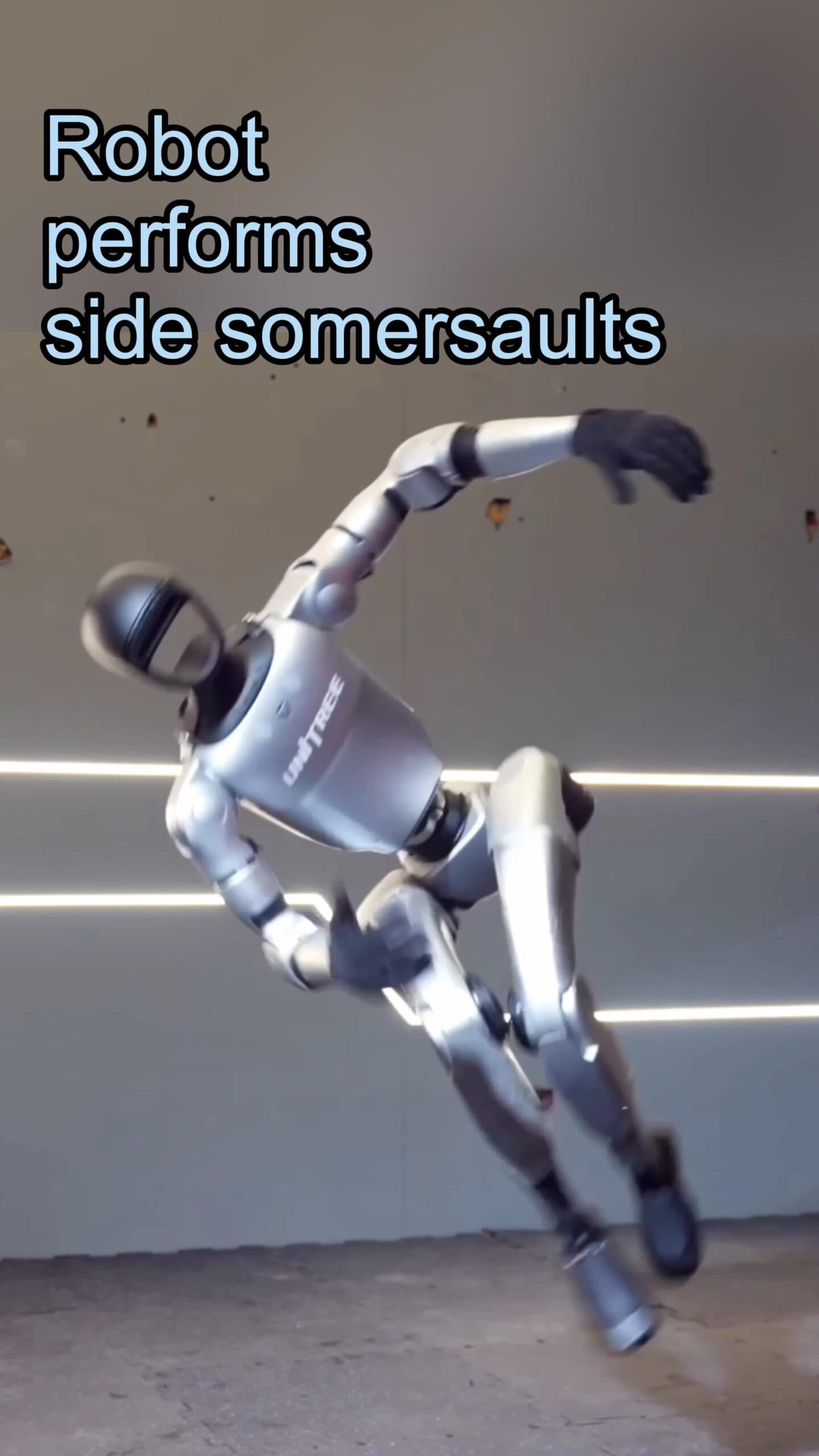 หุ่นยนต์ฮิวแมนนอยด์ฝีมือจีน โชว์ 'ตีลังกาข้าง' แบบไม่ใช้มือ