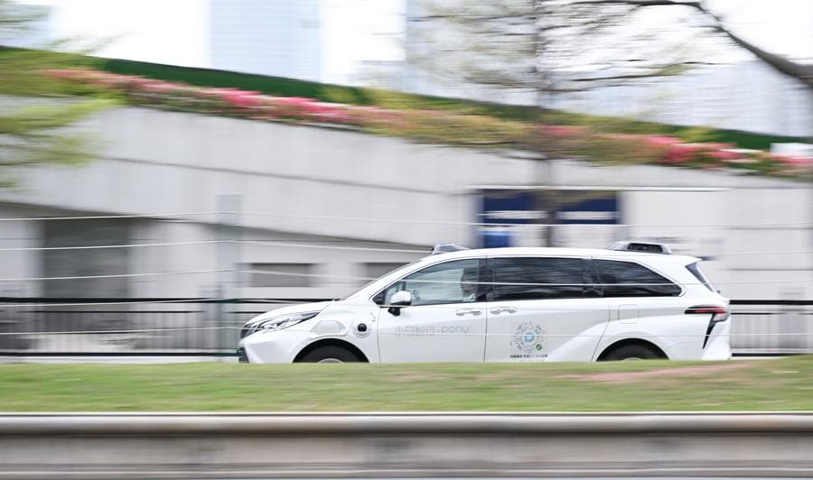 บริการ 'โรโบแท็กซี่' ล้ำสมัย วิ่งรับส่งผู้โดยสารในกว่างโจว