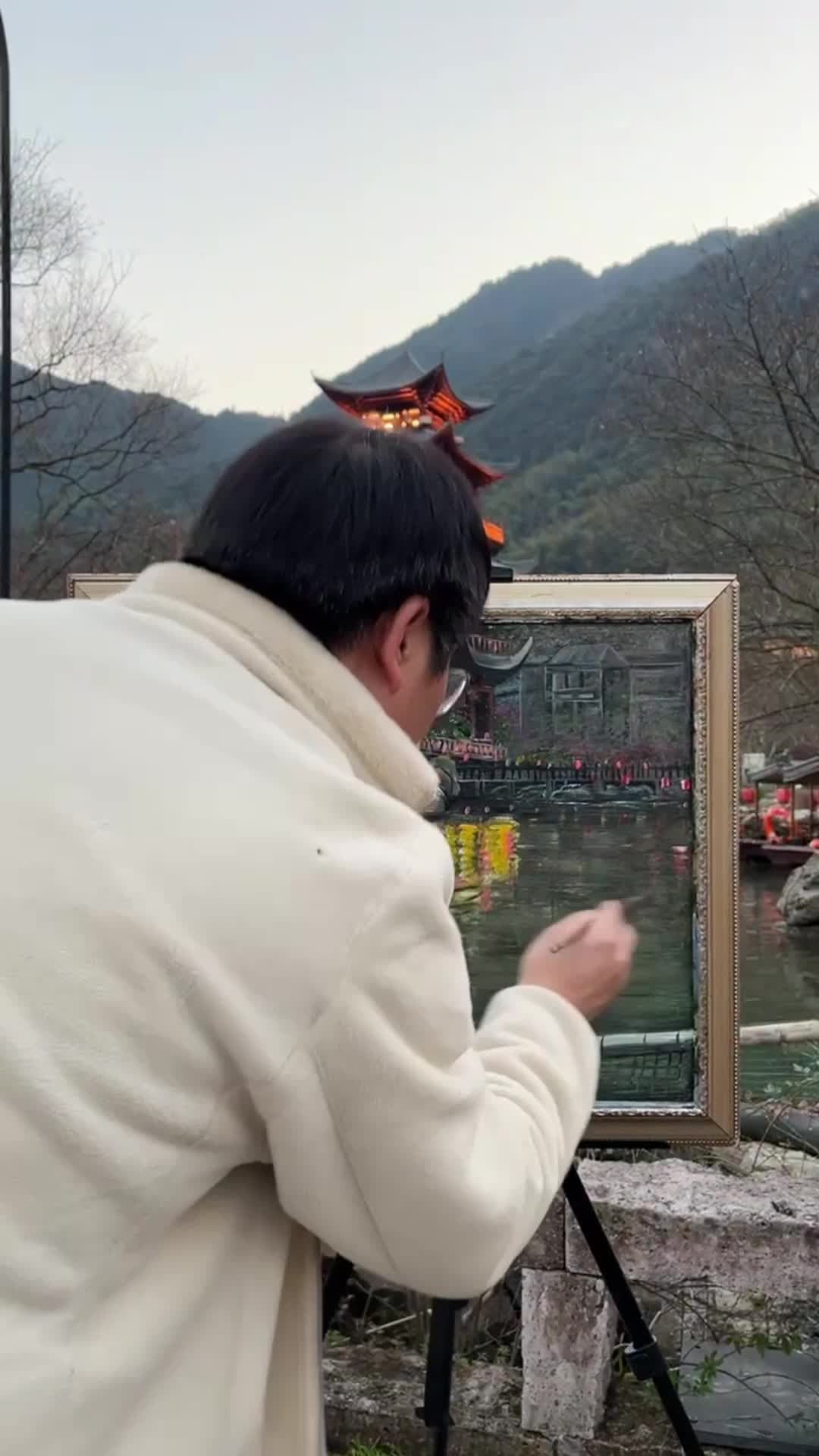 ศิลปินจีนสร้างสรรค์ 'ภาพวาดล่องหน' สวยสะดุดตาในเจียงซี