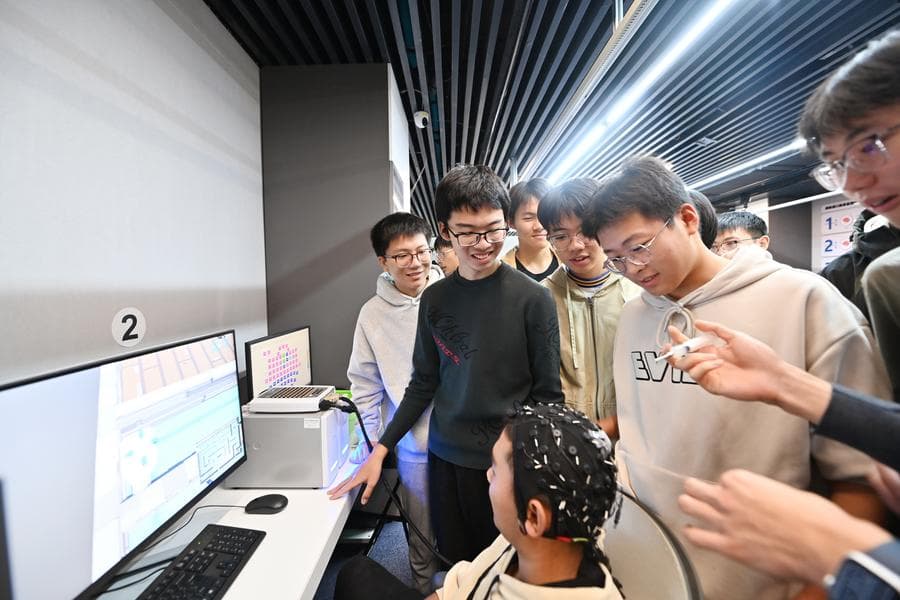 นักวิทย์จีนพัฒนาอุปกรณ์ rTMS แบบสวมใส่ เอื้อใช้งานสะดวกยิ่งขึ้น