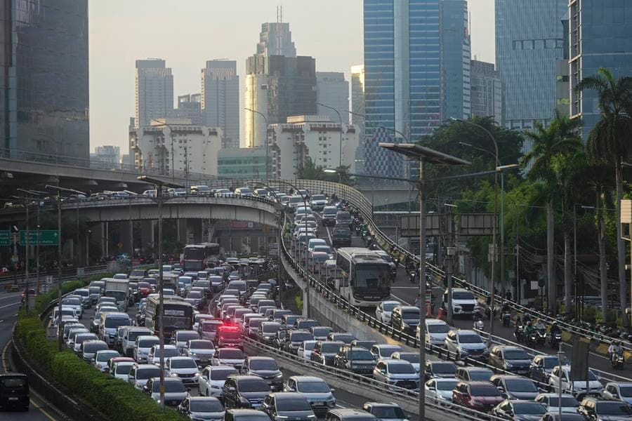 อินโดฯ เตรียม 'สถานีชาร์จ EV' 3,529 แห่ง รับมหกรรมเดินทางอีดิลฟิตรี