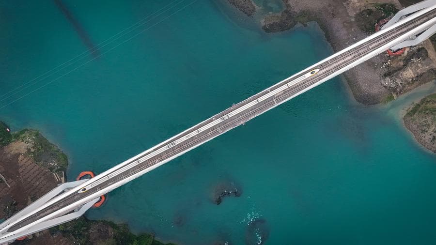 ทางรถไฟเร็วสูง 'ฉงชิ่ง-เซี่ยเหมิน' ทดสอบเดินรถช่วงฉงชิ่ง