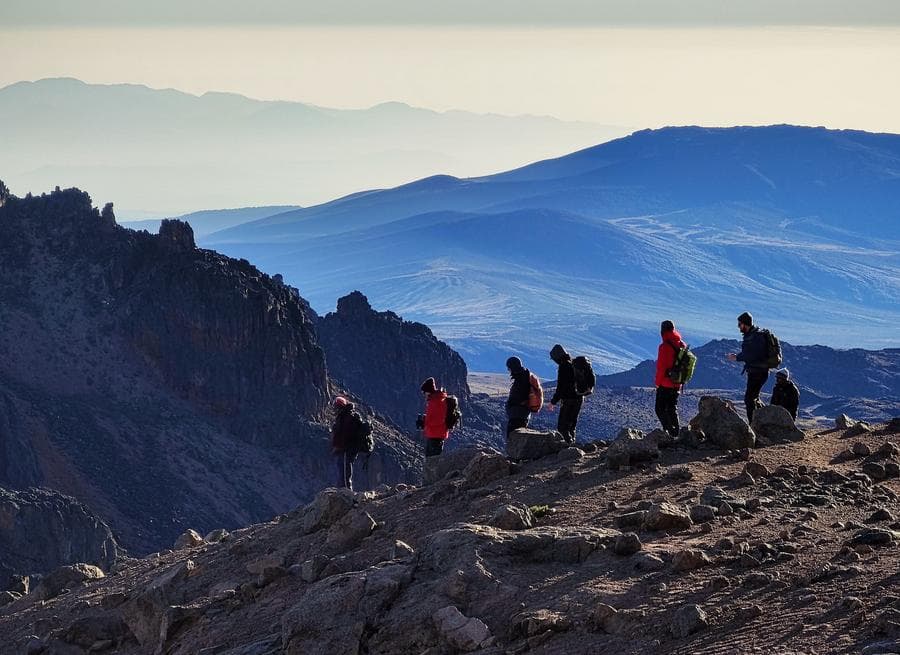 สำรวจ 'อุทยานภูเขาเคนยา' แหล่งรวมธรรมชาติงามตา