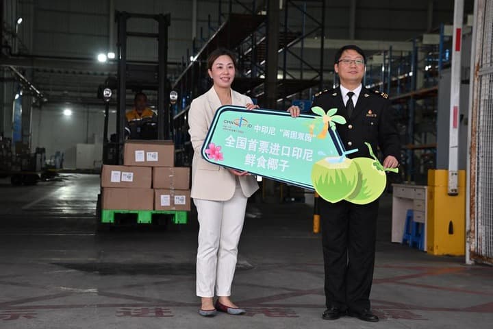 จีนนำเข้า 'มะพร้าวสด' จากอินโดนีเซีย ล็อตแรก 200 กก.