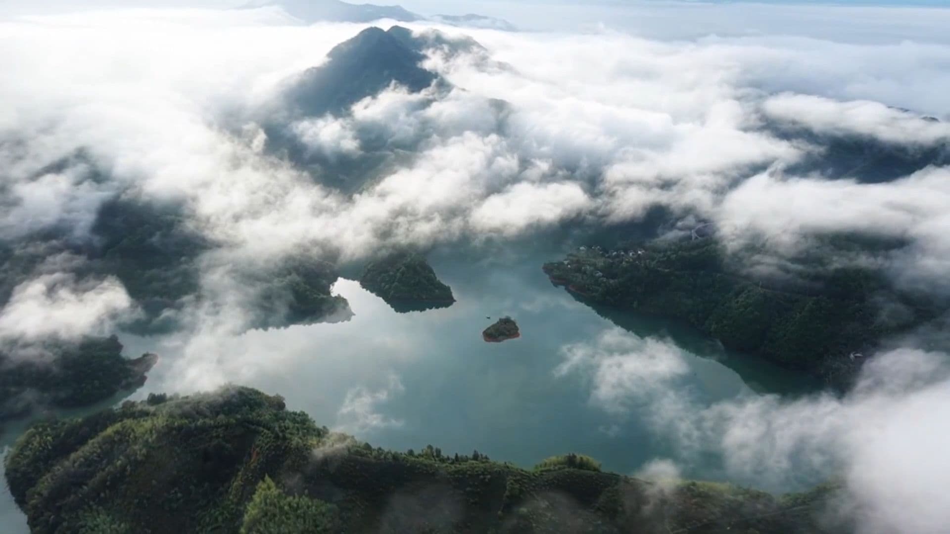 ทะเลหมอกกลางฟ้าหลังฝน ลอยพลิ้วห่มธรรมชาติในอันฮุย