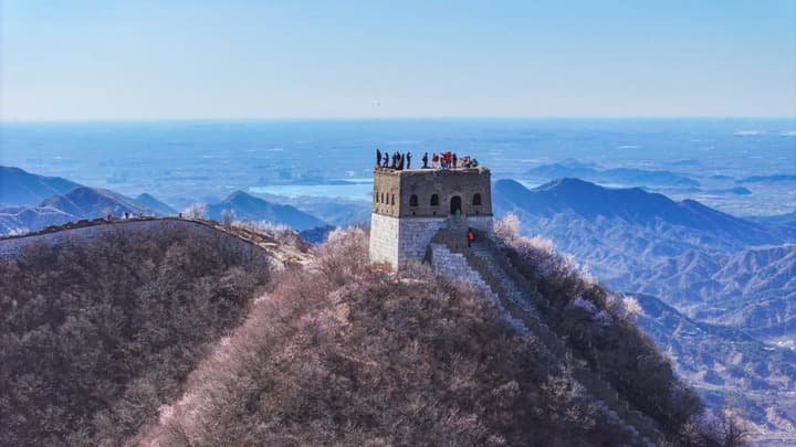 กำแพงเมืองจีน' ห้วงยามใบไม้ผลิ ยิ่งใหญ่สวยงามจับใจ