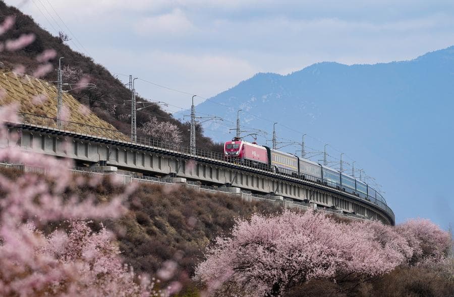 จีนคาดยอดโดยสาร 'รถไฟ' พุ่งสูงช่วงมหกรรมเดินทางเช็งเม้ง