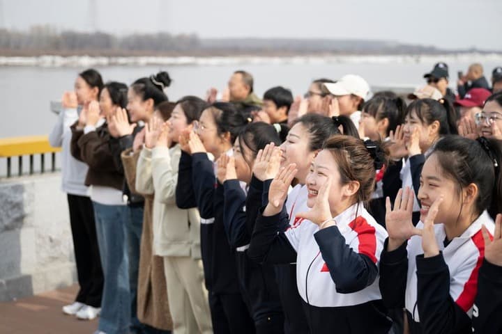 สีสันเทศกาล 'ห่านเจียง' ตะโกนขอพรแม่น้ำในเฮยหลงเจียง