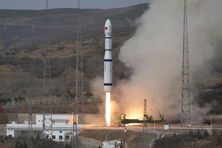 จีนปล่อยดาวเทียม 'เทียนผิง-3เอ 02' สู่ห้วงอวกาศสำเร็จ