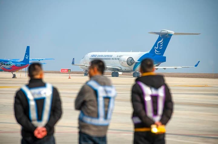 เครื่องบินโดยสาร C909 ฝีมือจีน เริ่มบริการเชิงพาณิชย์ในเวียดนาม