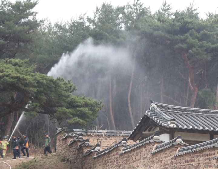 เฮลิคอปเตอร์ดับไฟป่าตกในเกาหลีใต้ นักบินดับ 1 ราย