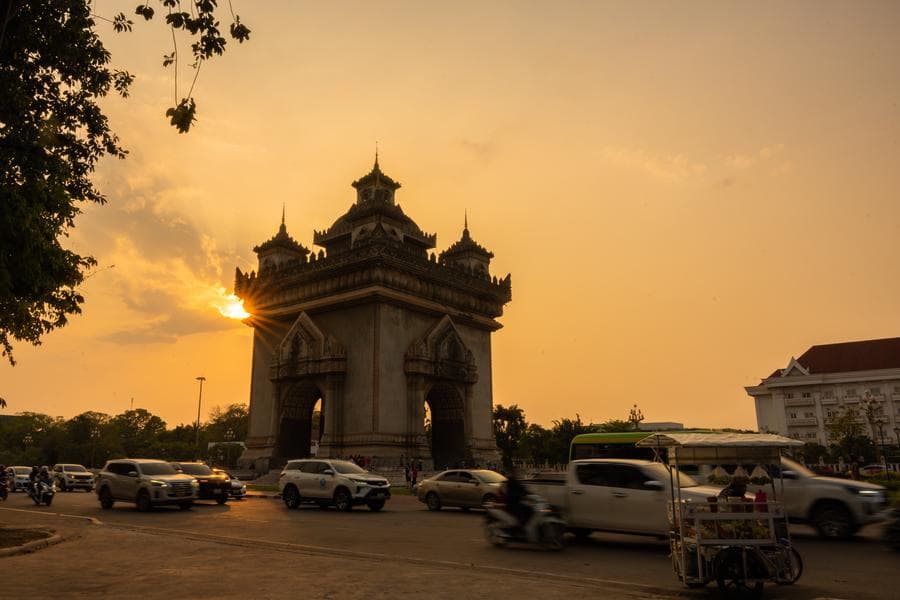 ลาววางศิลาฤกษ์ 'โรงไฟฟ้าถ่านหิน' หนุนส่งออกไฟฟ้าสู่กัมพูชา