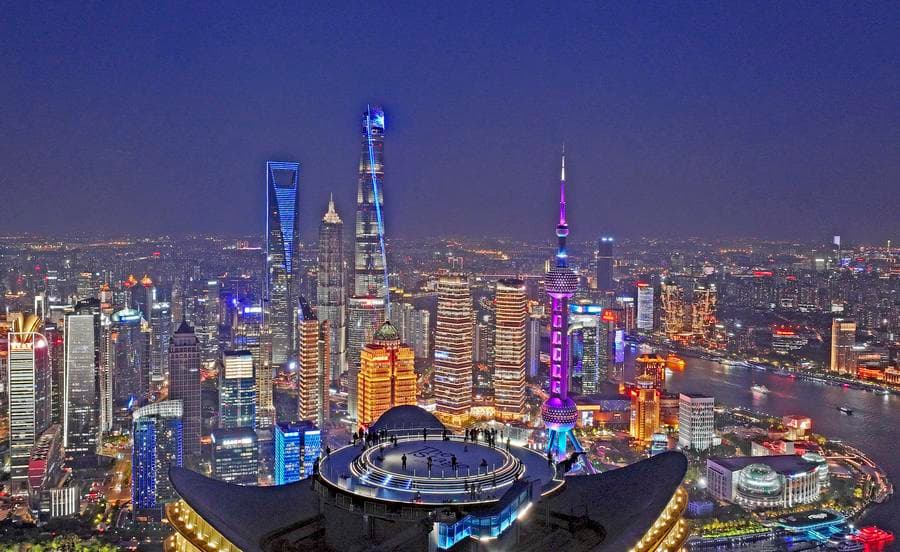 บริษัทจีนส่งมอบ 'เรือตู้คอนเทนเนอร์' เชื้อเพลิงคู่ขนาดใหญ่พิเศษลำแรกของโลก