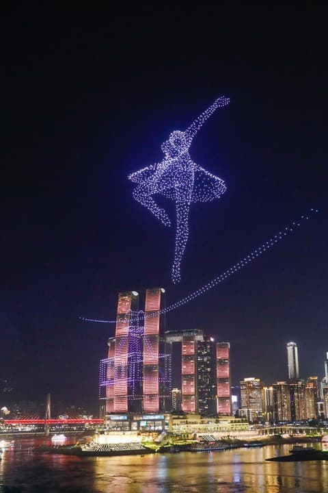 ฉงชิ่งจัดแสดง 'โดรน' โชว์แสงสีอลังการ