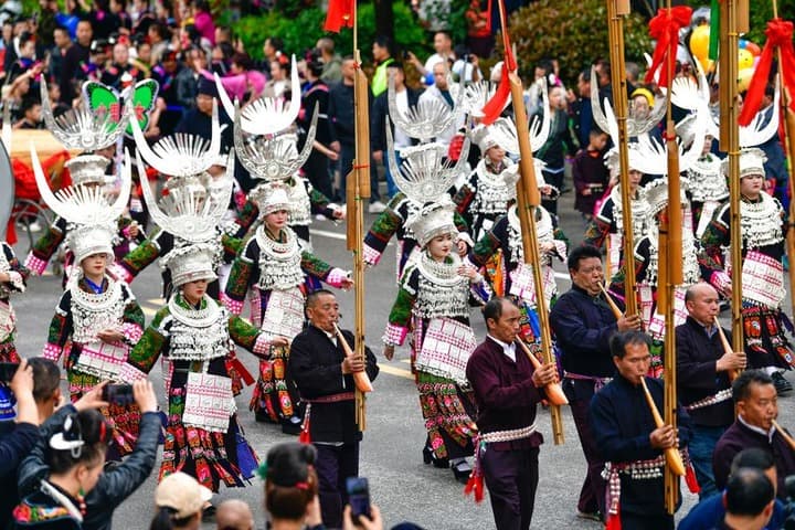 เทศกาล 'พี่สาวน้องสาว' ของชาวเหมียวในกุ้ยโจว