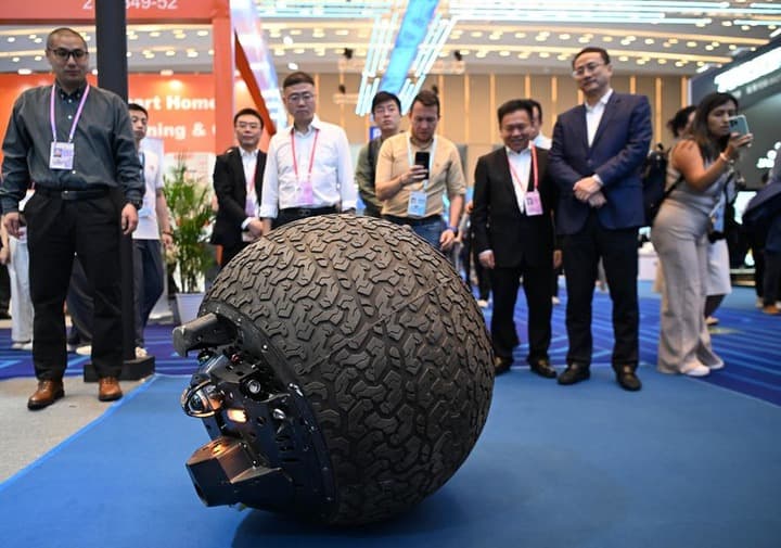 สำรวจโซน 'หุ่นยนต์บริการ' งานกว่างโจวแฟร์ ครั้งที่ 137