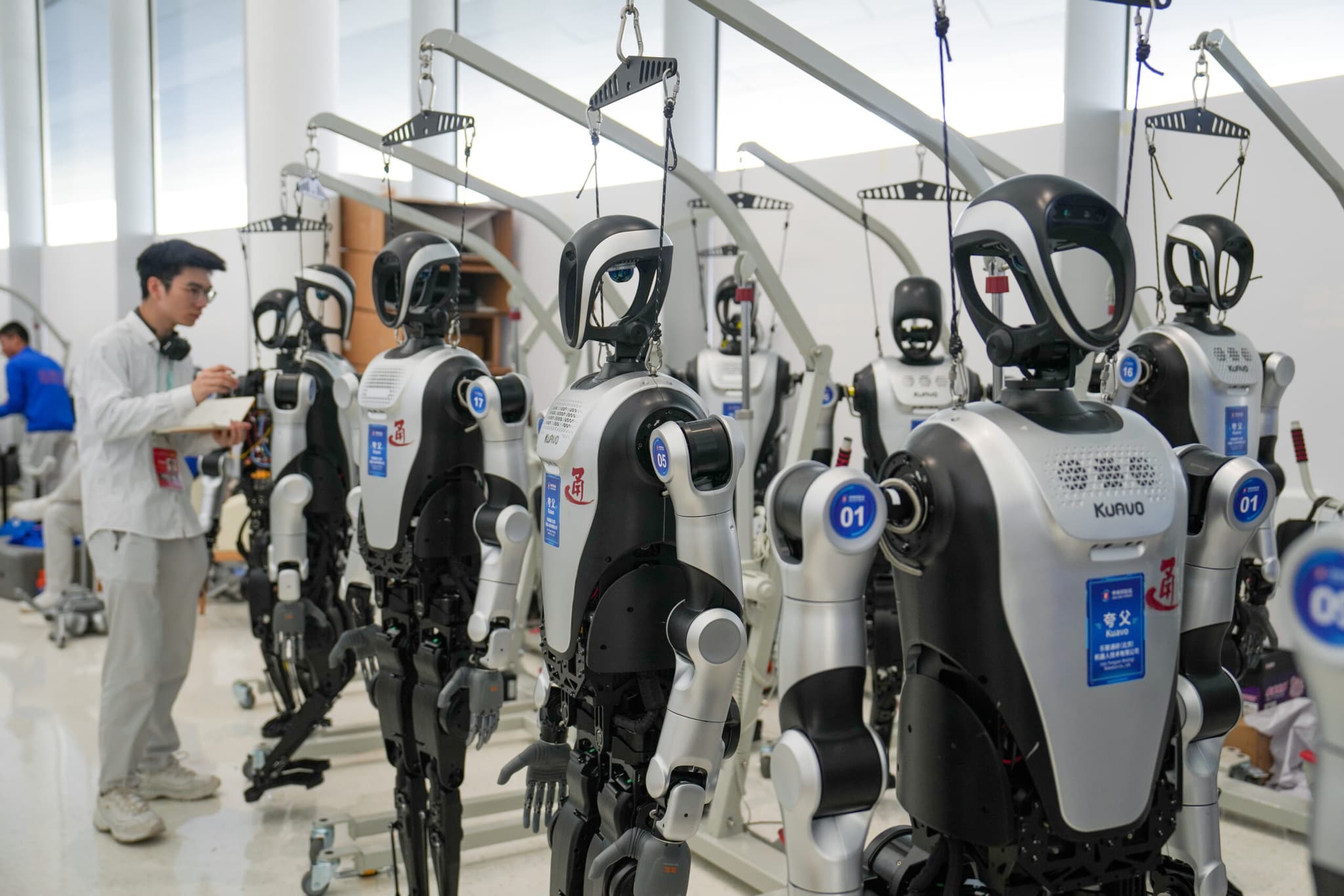 จีนเร่งพัฒนา 'หุ่นยนต์ฮิวแมนนอยด์' ตอบโจทย์สารพัดการใช้งาน